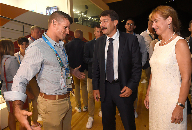 ader-fogadja-a-sportolokat.jpg ader-fogadja-a-sportolokat.jpg