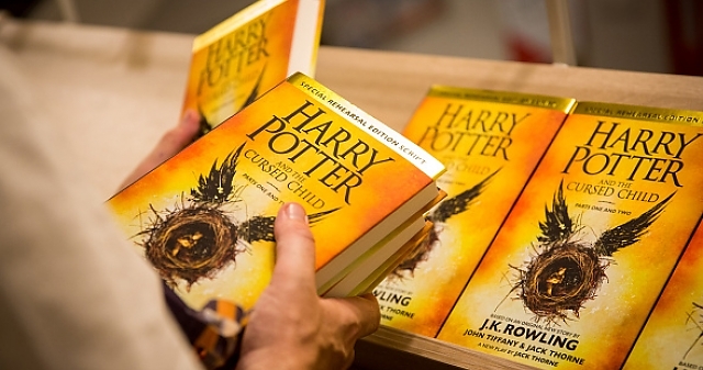 harry_potter_elatkozott_gyermek.jpg harry_potter_elatkozott_gyermek.jpg
