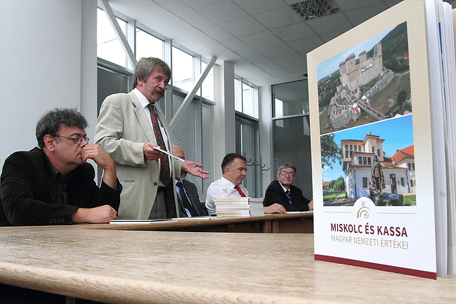 miskolc_kassa_konyv_160830ml_0.jpg
