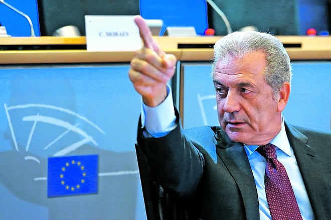 eu_avramopulosz.jpg