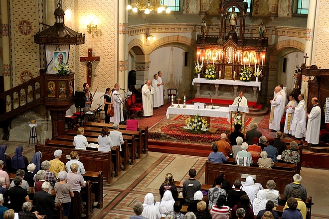 szentmise_vasgyar_sztterez_160905_ja_18.jpg szentmise_vasgyar_sztterez_160905_ja_18.jpg
