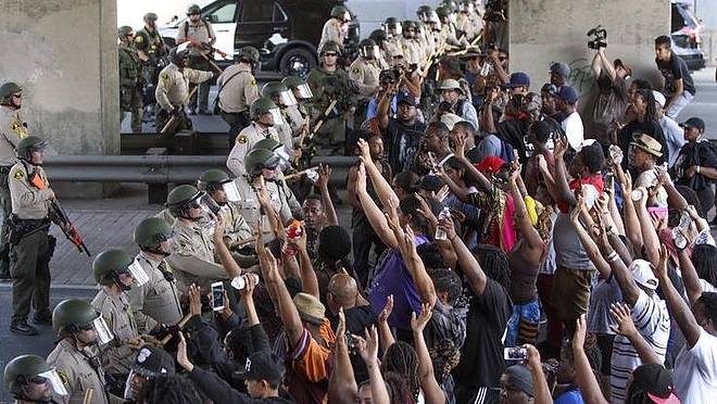 usa_police_riot.jpg