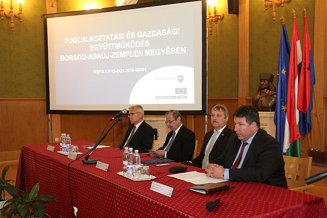 foglalkoztatasi_konferencia_1610045_ja.jpg foglalkoztatasi_konferencia_1610045_ja.jpg