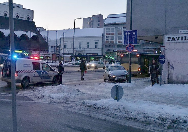 baleset_busz_centrum3.jpg baleset_busz_centrum3.jpg