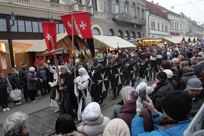 Kocsonyafarsang_felvonulas1.jpg Kocsonyafarsang_felvonulas1.jpg