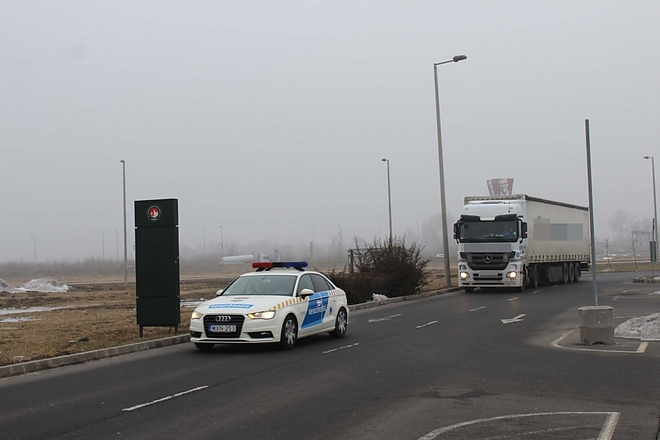 tispol2_20170215.jpg