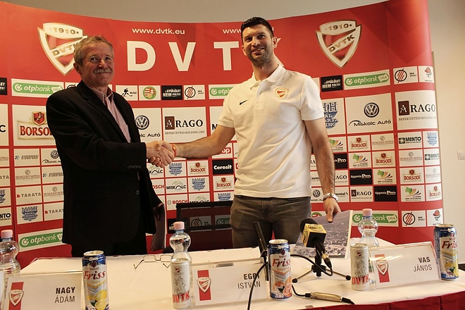 dvtk_jegesmedvek_sajtaj_pr4.jpg dvtk_jegesmedvek_sajtaj_pr4.jpg