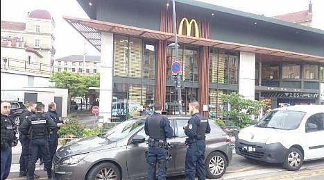 mc_donald_explosion_fance.jpg