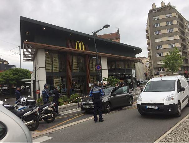 mc_donald_explosion_fance3.jpg