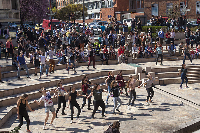 tancra_fel_-_flashmob_20170402_bl_05_web.jpg tancra_fel_-_flashmob_20170402_bl_05_web.jpg