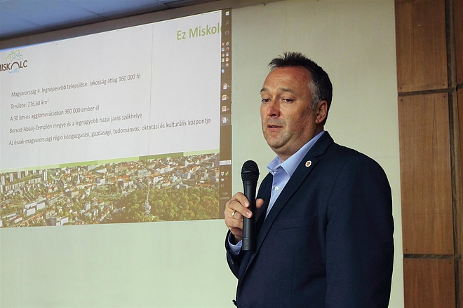 vecsi_greencity_170406ml_2.jpg