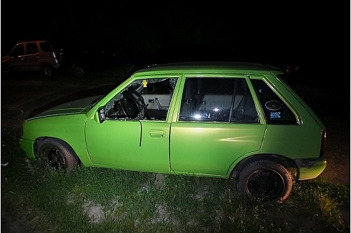 betort_kocsiablak3_autolopas.jpg