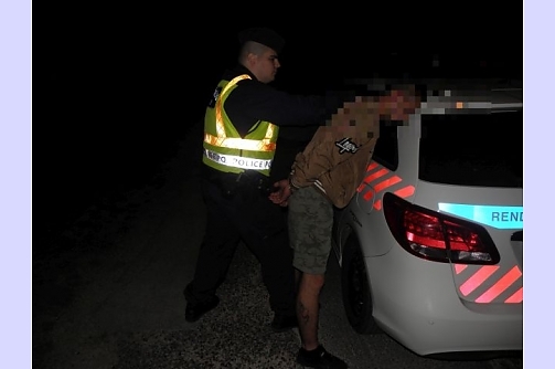 betort_kocsiablak4_autolopas.jpg