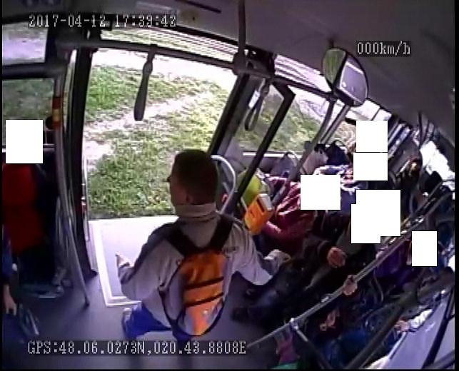 garazda_buszon.jpg