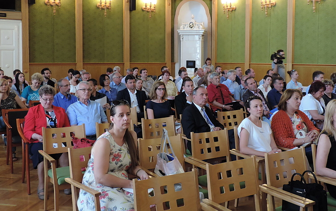 megyehaza_170529_ki_2.jpg megyehaza_170529_ki_2.jpg