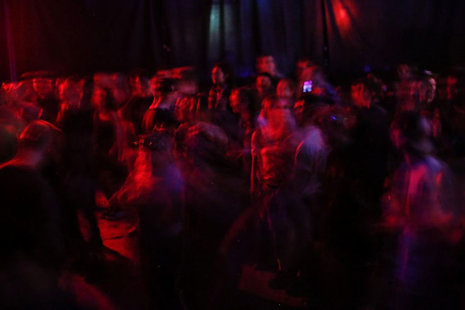 sotet_disco_ill.jpg sotet_disco_ill.jpg