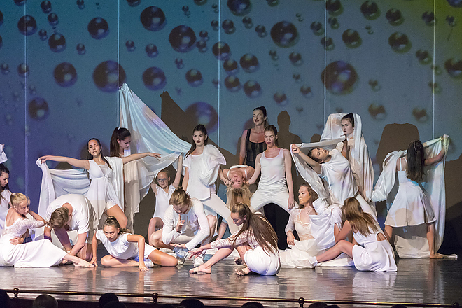 elte_best_dance_company_25._jubileumi_evzaro_tancgalaja_20170618_bl_008_web.jpg