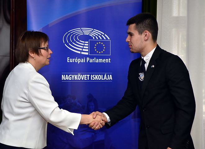 europai_oklevel_170616_vcs_11.jpg