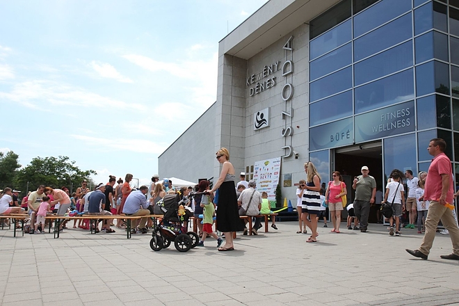 gyereknap6_kemeny_denes_uszodanal_20170610_ja.jpg gyereknap6_kemeny_denes_uszodanal_20170610_ja.jpg