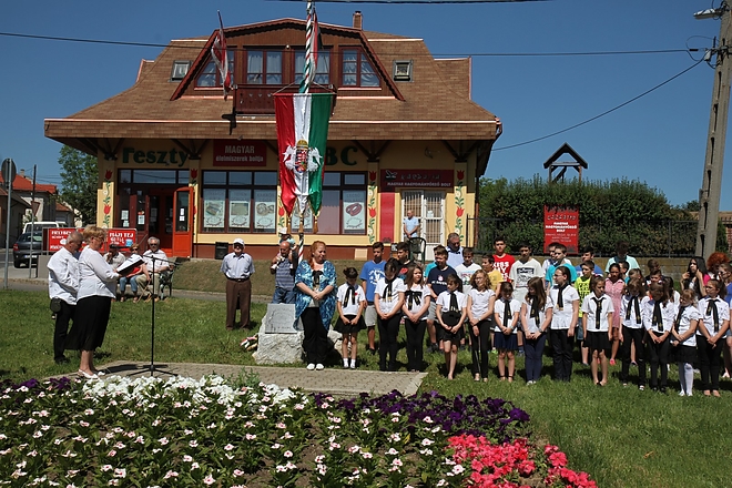 megemlekezes_orszagzaszlo_kovacsne_170602_ja_8.jpg