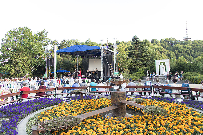 operafesztival_-_hetfo_-_szent_istvan_ter_20170619_bl_28_web.jpg