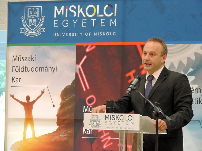 egyetemi_korcsarnok_170710_vcs_01.jpg egyetemi_korcsarnok_170710_vcs_01.jpg