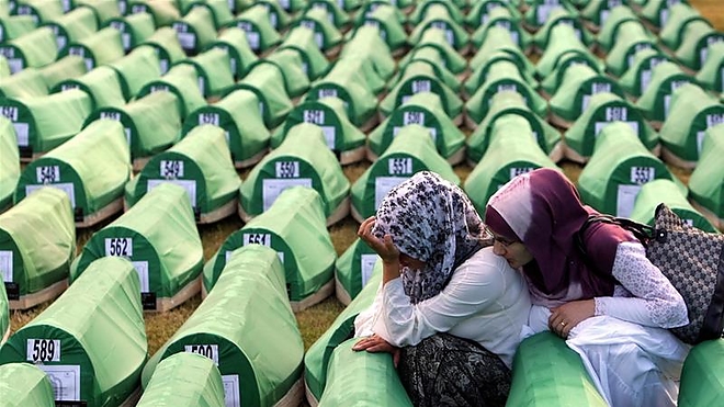 srebrenica_meszarlas_koporsok.jpg