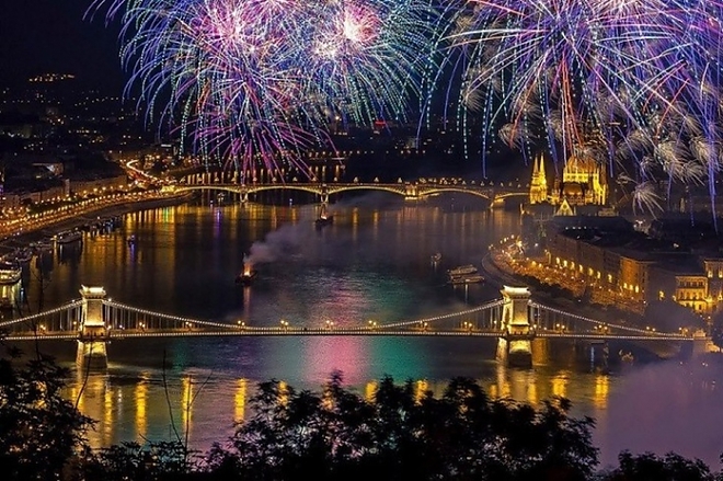 budapest-augusztus-tuzijatek.jpg budapest-augusztus-tuzijatek.jpg