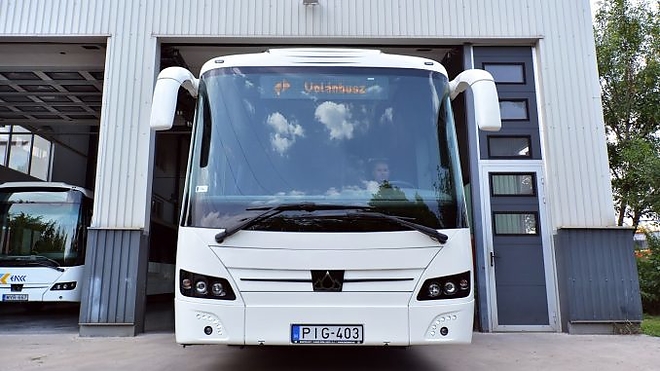 credo_busz_volan.jpg