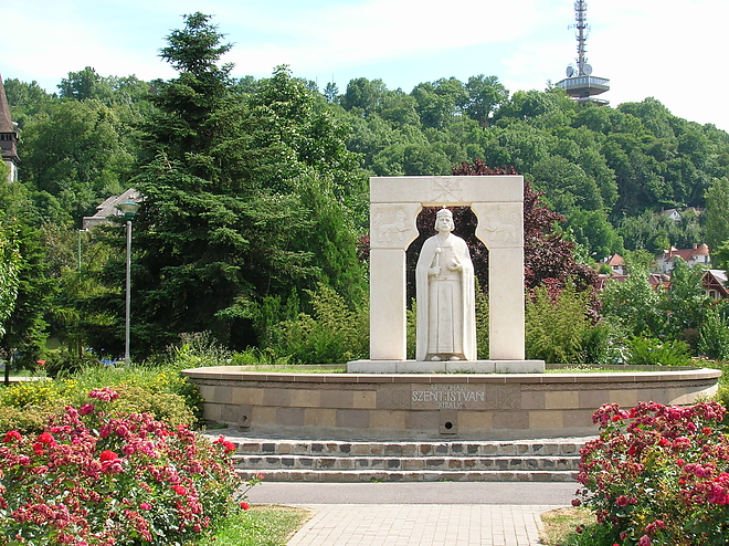 szent_istvan_szobor_miskolc.jpg