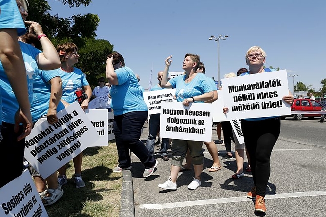 tesco_sztrajk_magyar_idok.jpg tesco_sztrajk_magyar_idok.jpg