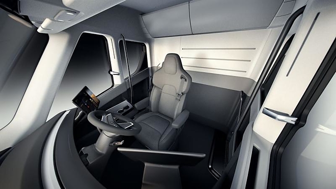 tesla_kamion_bemutat3.jpg