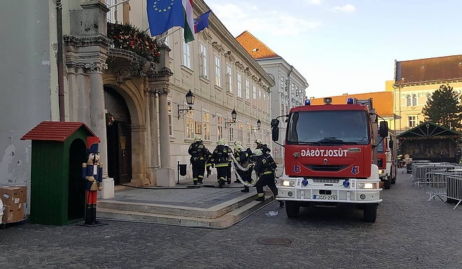 szekesfehervar_varoshaza_robbanas_171201.jpg