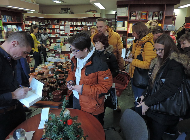 viszkis_konyv_171202_vcs_05.jpg viszkis_konyv_171202_vcs_05.jpg