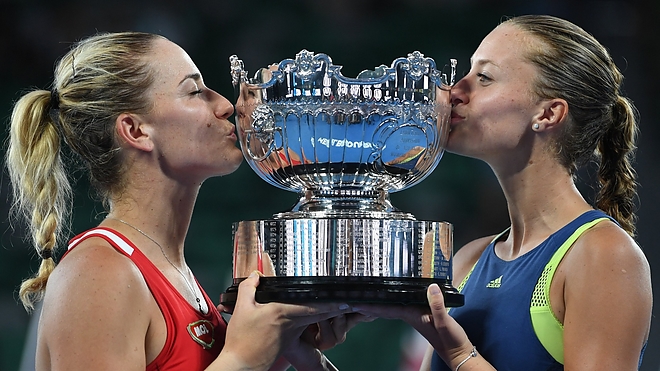 babos_mladenovic_180126_melbourne1.jpg