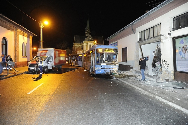 busz_kisteherauto_baleset_180130_mti_2.jpg