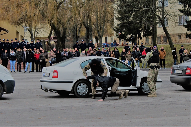 rendor_nyilt_nap_180112_police_2.jpg