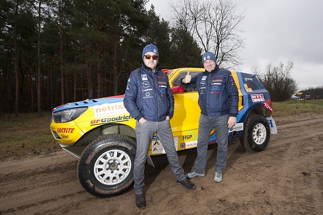 szalai_opel_dakar_team_teszt.jpg