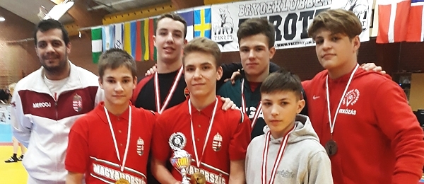 birkozok_mvsi_dania.jpg