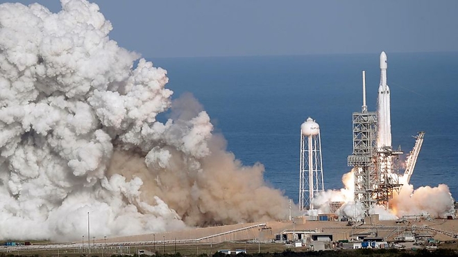 falcon_haevy_spacex_urhajo_musk.jpg