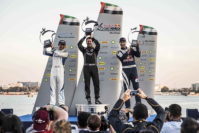 redbull_airrace_abu_dzabi_goulian_3.jpg
