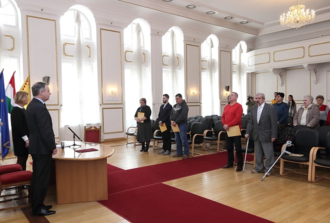 allampolgari_esku_180301ml_14.jpg