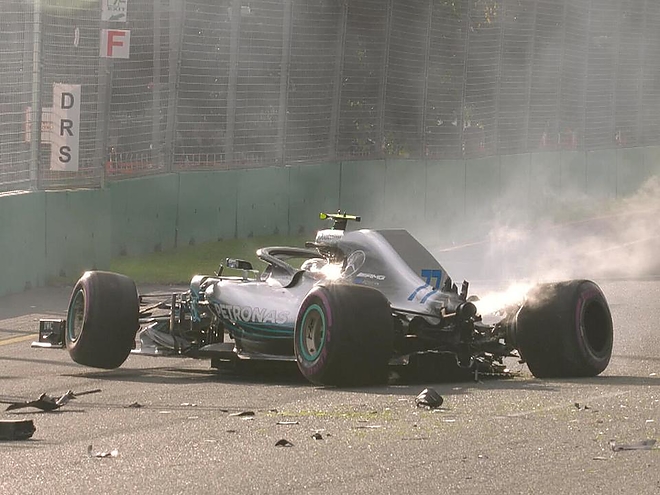bottas_mercedes_baleset_ausztralia_180324_nso.jpg