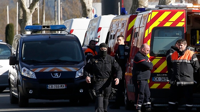 csendor_terror_franciao_tusz_180323_mti_epa.jpg