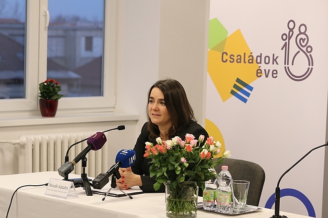 noi_informacios_kozpont_novak_csobor_180307_bl_1.jpg noi_informacios_kozpont_novak_csobor_180307_bl_1.jpg