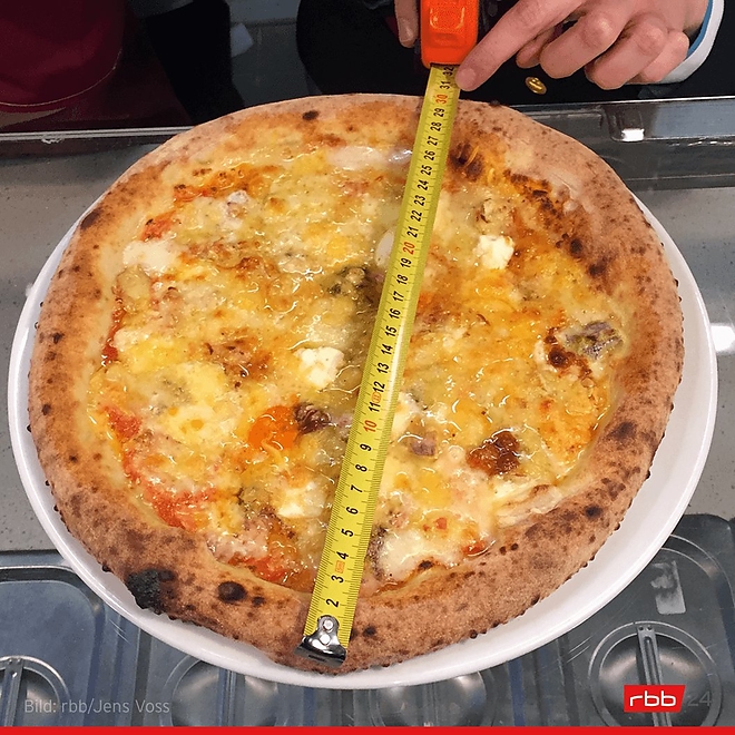 sajtos_pizza_rekord.jpg