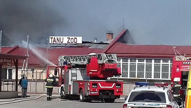 szendro_tornaterem_tuz_180409_ksz_2.jpg szendro_tornaterem_tuz_180409_ksz_2.jpg