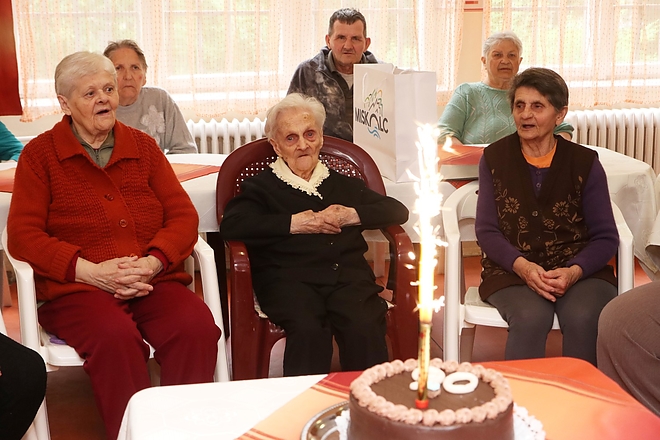 90_eves_koszontese_180517ml_7.jpg
