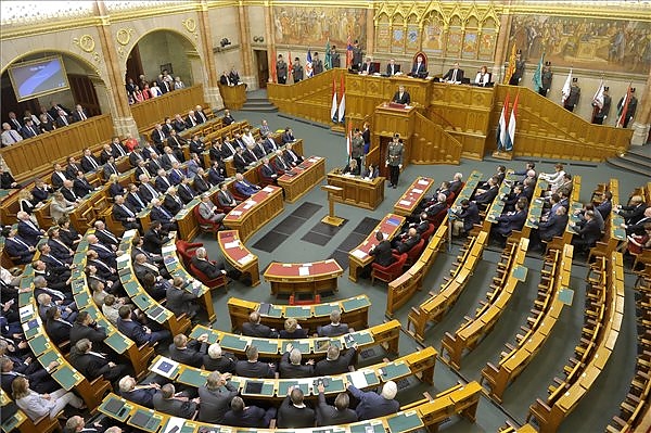 orszaggyules_parlament_2.jpg