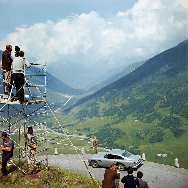 james_bond_aston_martin_2.jpg james_bond_aston_martin_2.jpg